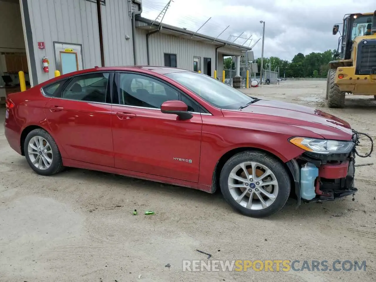 4 Photograph of a damaged car 3FA6P0LU1KR124436 FORD FUSION 2019