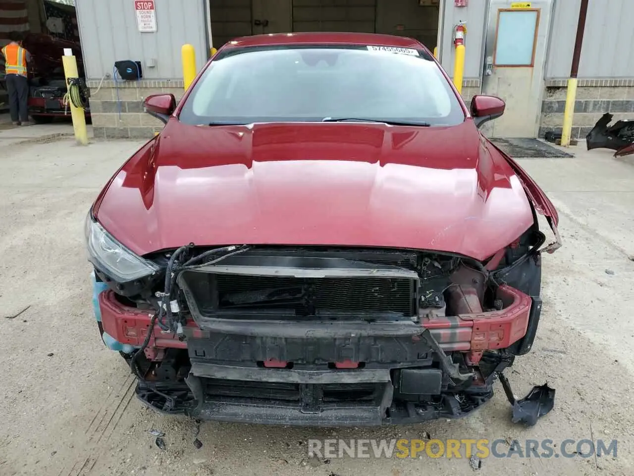 5 Photograph of a damaged car 3FA6P0LU1KR124436 FORD FUSION 2019