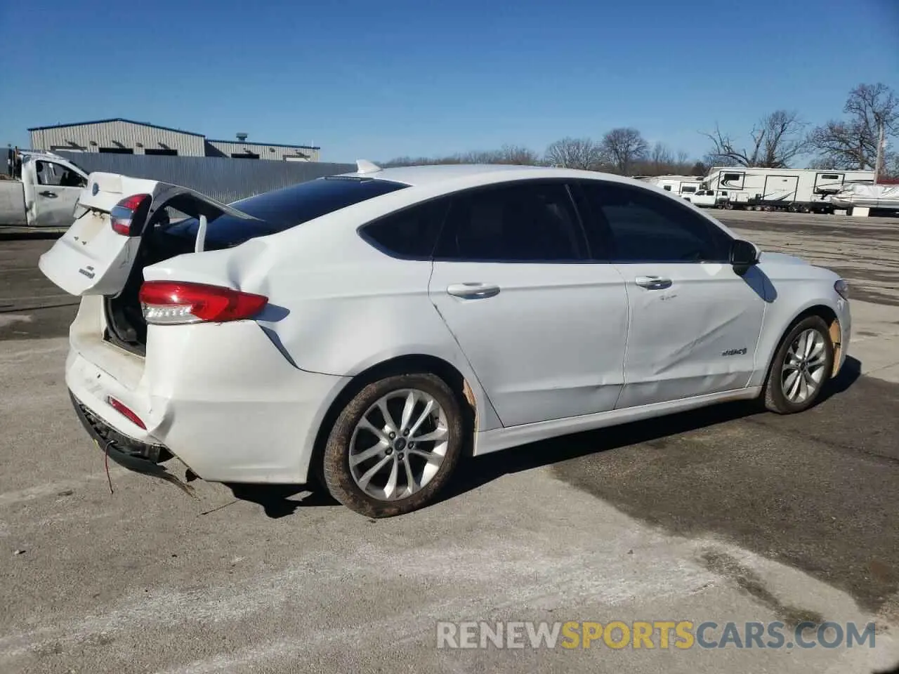 3 Photograph of a damaged car 3FA6P0LU1KR182594 FORD FUSION 2019