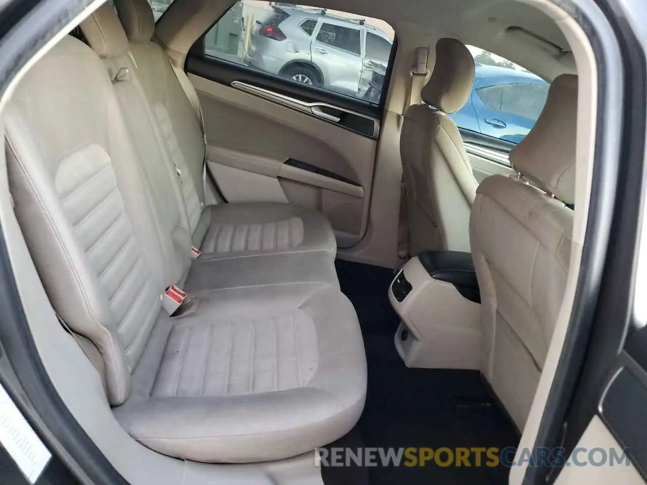 10 Фотография поврежденного автомобиля 3FA6P0LU1KR188623 FORD FUSION 2019