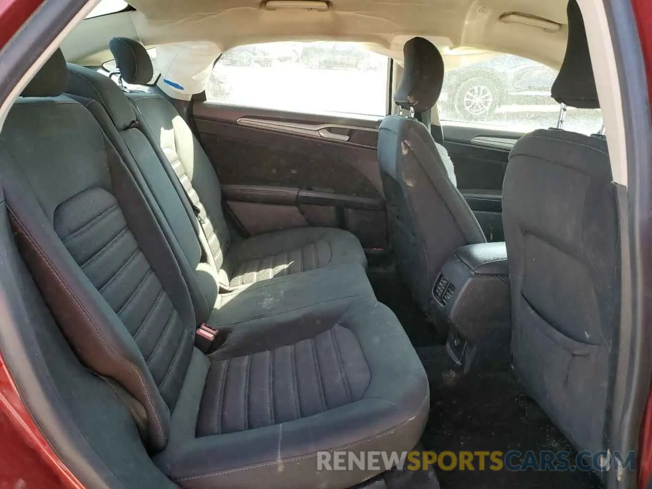 11 Фотография поврежденного автомобиля 3FA6P0LU1KR210538 FORD FUSION 2019