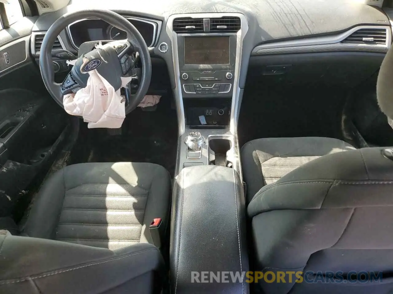 8 Фотография поврежденного автомобиля 3FA6P0LU1KR210538 FORD FUSION 2019