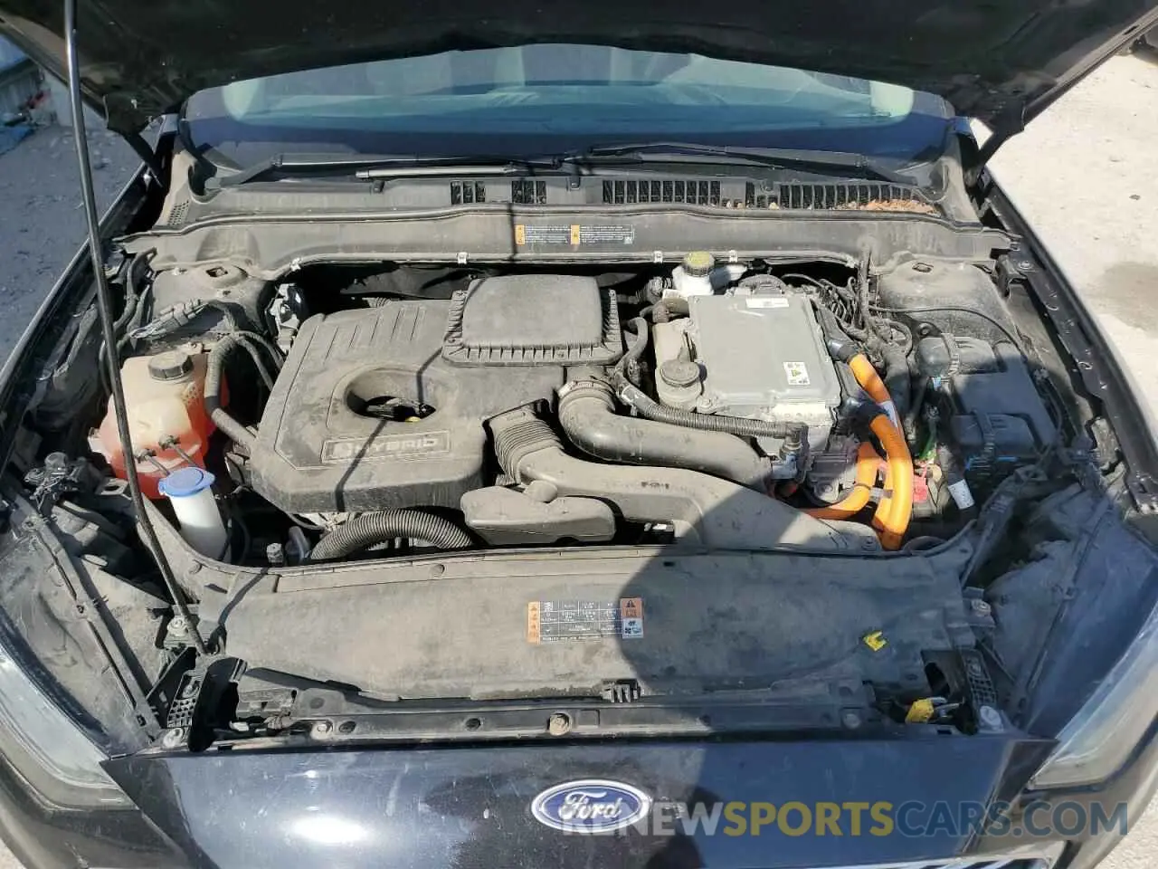 11 Фотография поврежденного автомобиля 3FA6P0LU1KR261795 FORD FUSION 2019