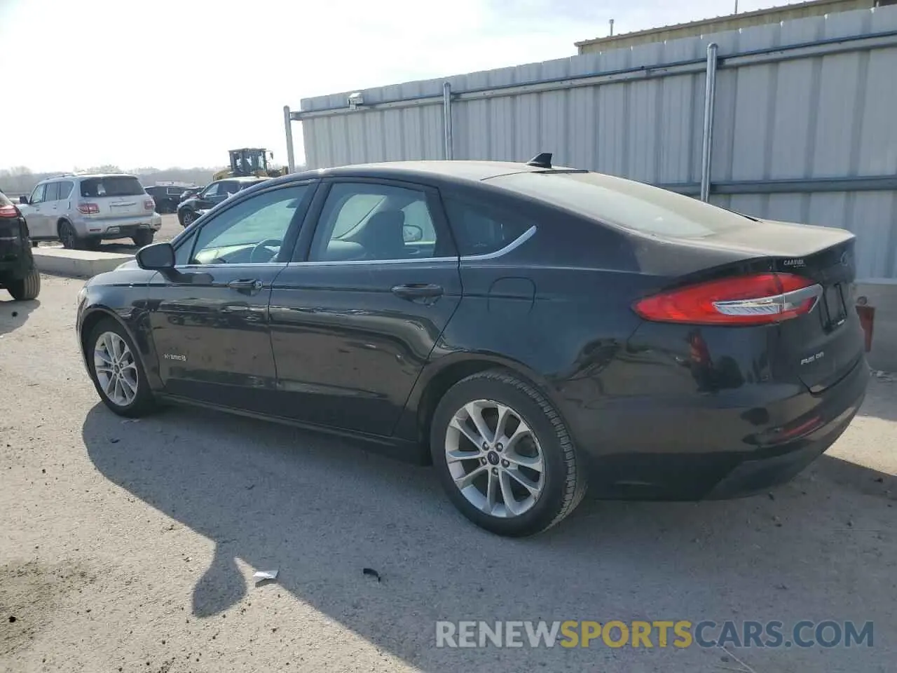 2 Фотография поврежденного автомобиля 3FA6P0LU1KR261795 FORD FUSION 2019
