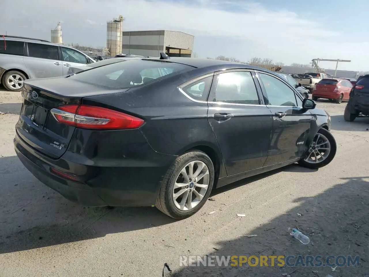 3 Фотография поврежденного автомобиля 3FA6P0LU1KR261795 FORD FUSION 2019
