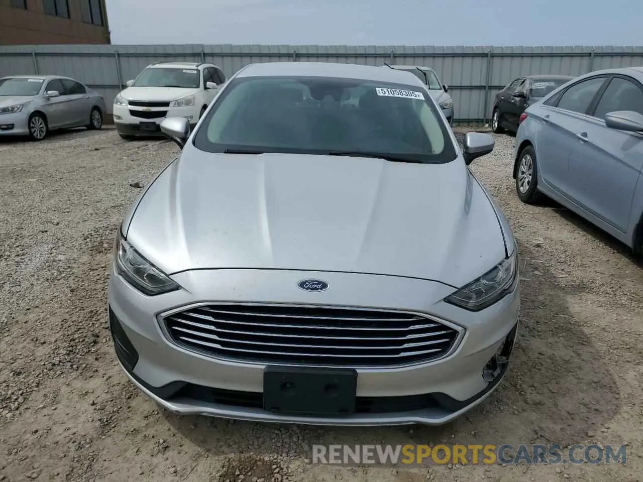 5 Фотография поврежденного автомобиля 3FA6P0LU1KR272571 FORD FUSION 2019