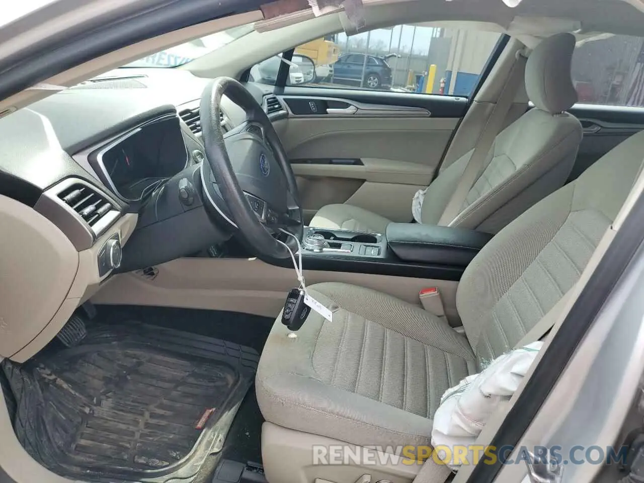 7 Фотография поврежденного автомобиля 3FA6P0LU1KR272571 FORD FUSION 2019