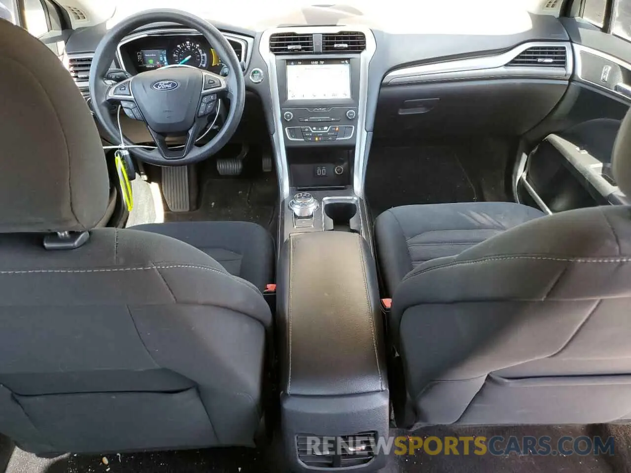 8 Photograph of a damaged car 3FA6P0LU2KR106477 FORD FUSION 2019