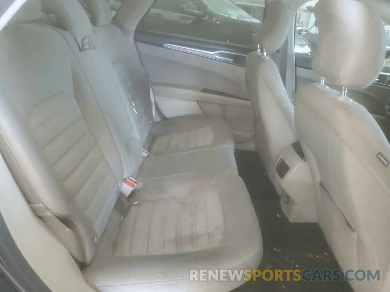 10 Фотография поврежденного автомобиля 3FA6P0LU2KR119567 FORD FUSION 2019