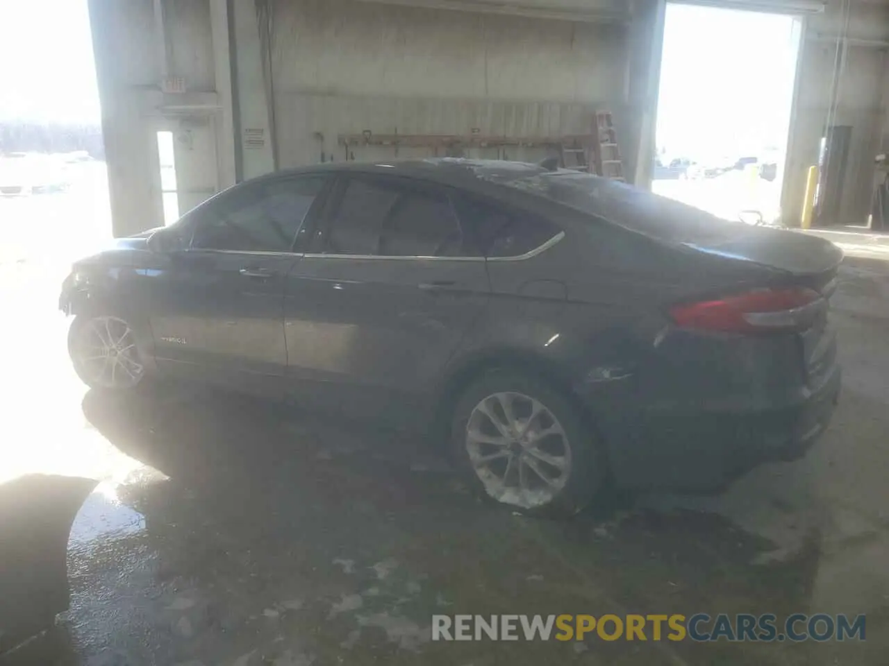 2 Фотография поврежденного автомобиля 3FA6P0LU2KR119567 FORD FUSION 2019