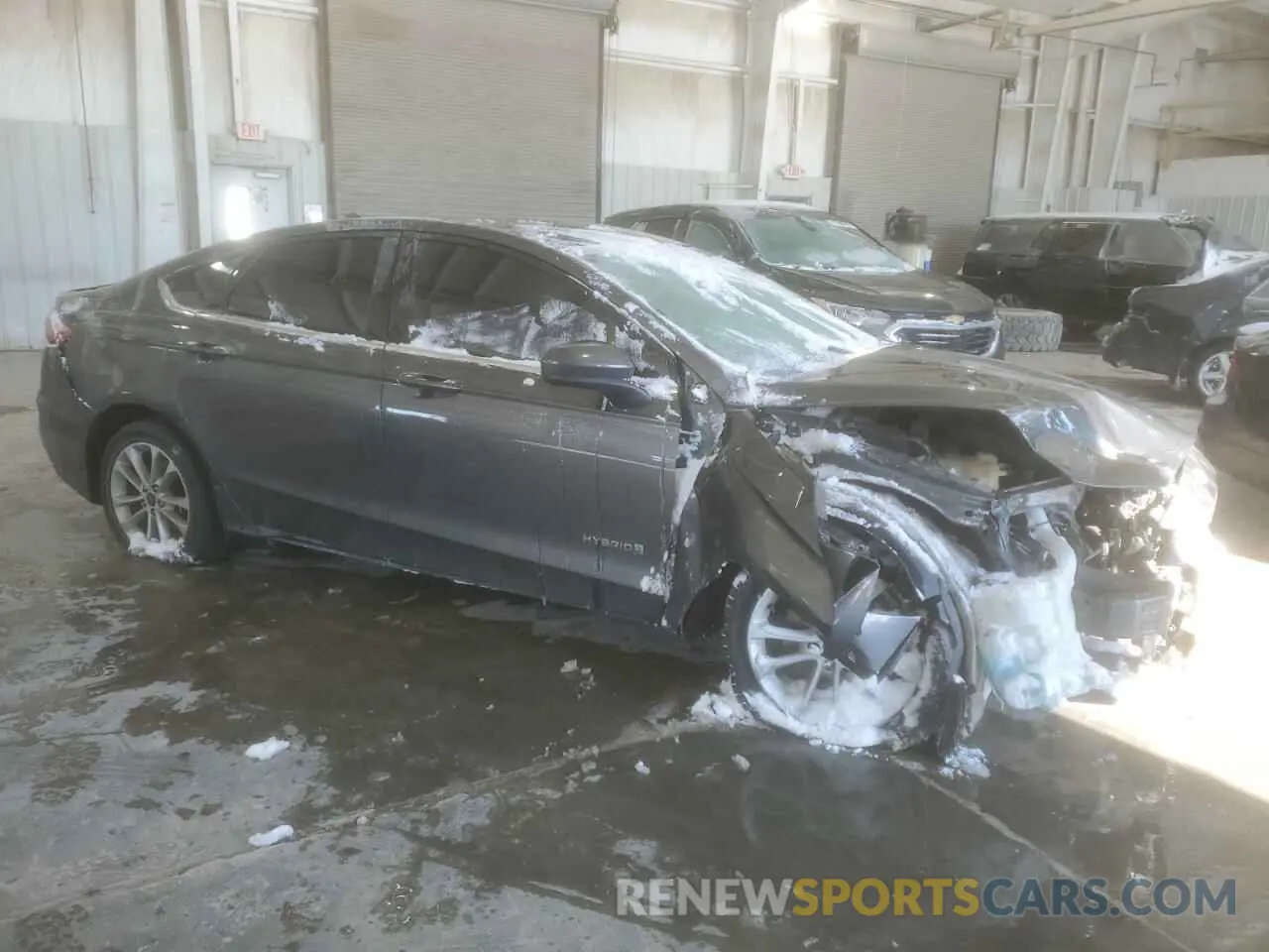 4 Фотография поврежденного автомобиля 3FA6P0LU2KR119567 FORD FUSION 2019