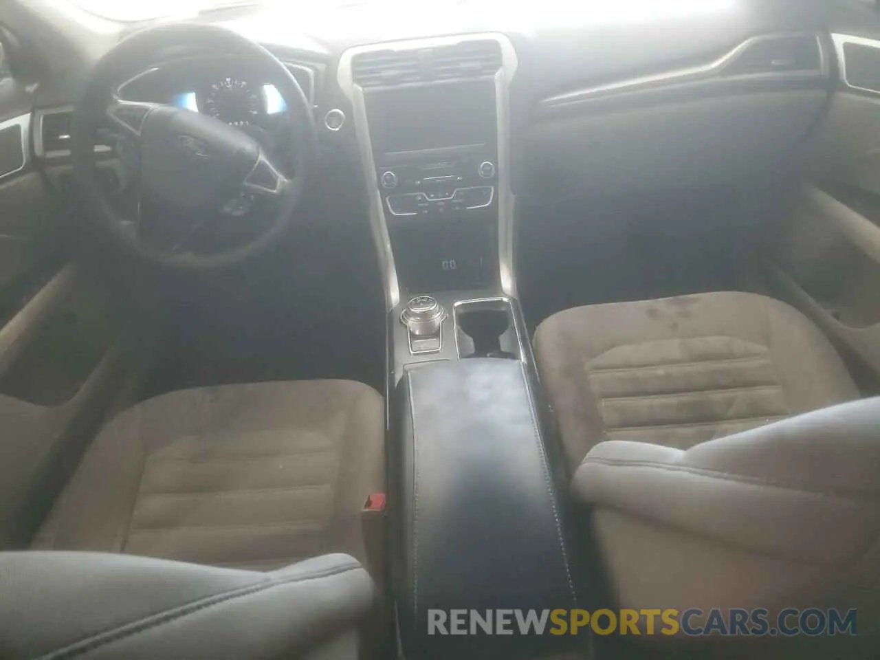 8 Фотография поврежденного автомобиля 3FA6P0LU2KR119567 FORD FUSION 2019