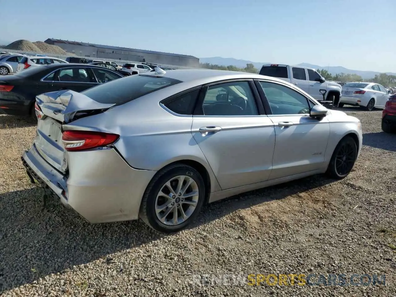 3 Photograph of a damaged car 3FA6P0LU2KR121335 FORD FUSION 2019