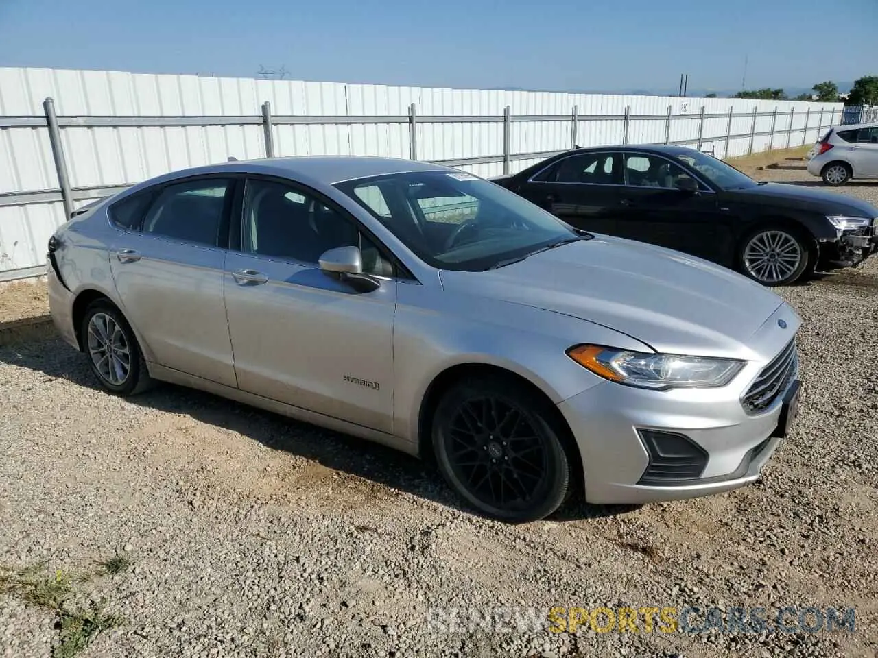 4 Photograph of a damaged car 3FA6P0LU2KR121335 FORD FUSION 2019
