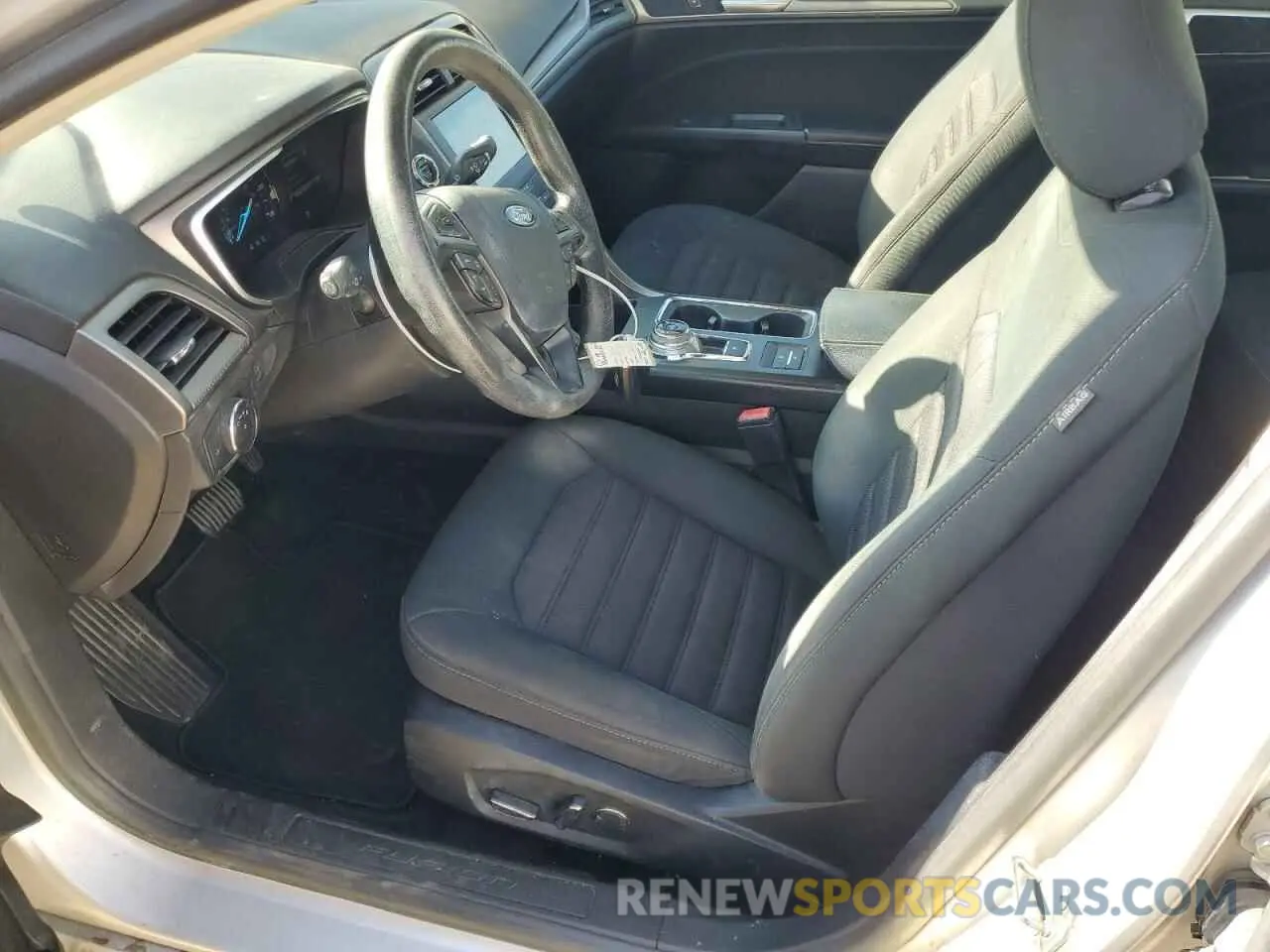 7 Photograph of a damaged car 3FA6P0LU2KR121335 FORD FUSION 2019