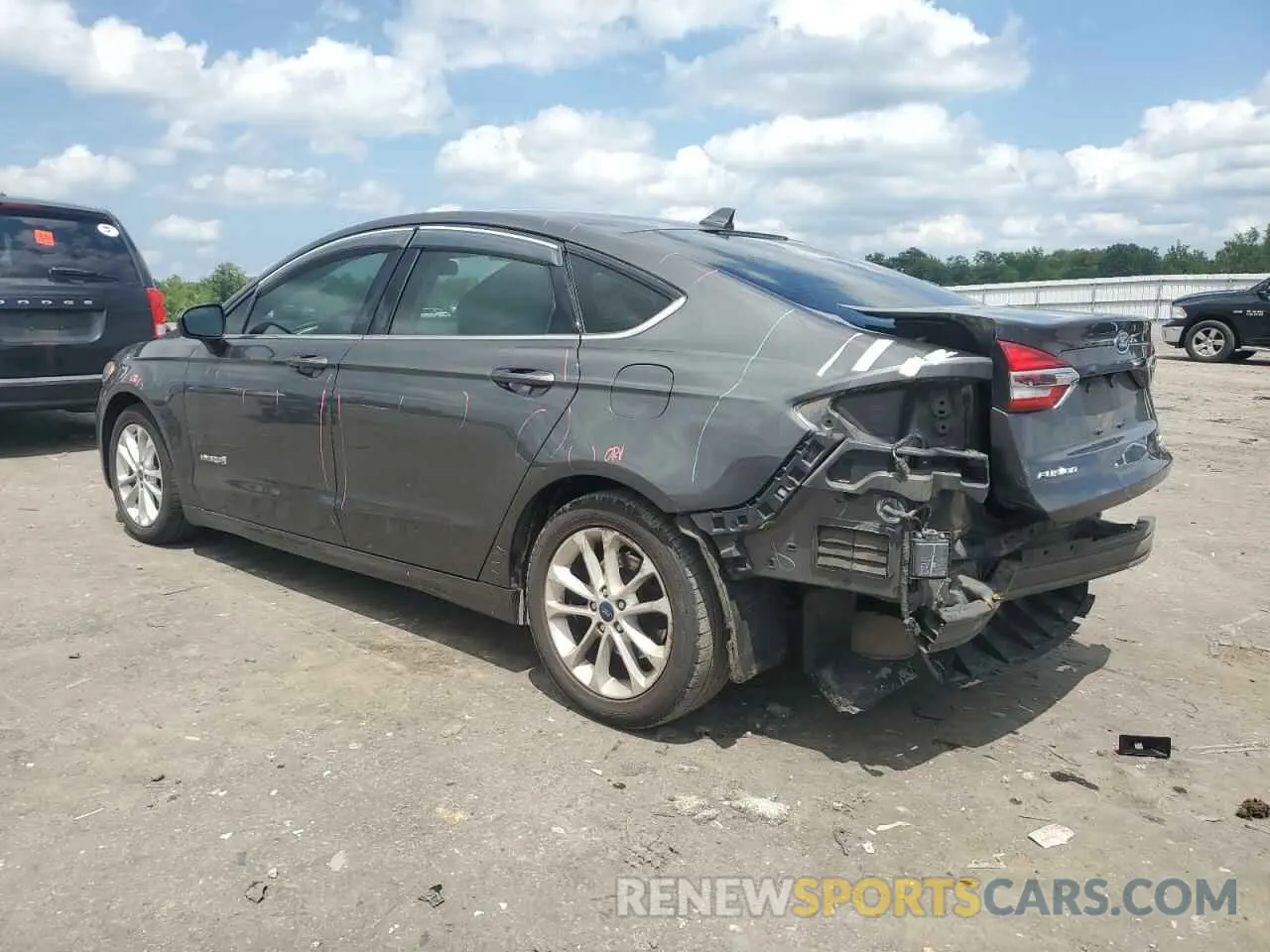2 Фотография поврежденного автомобиля 3FA6P0LU2KR163620 FORD FUSION 2019