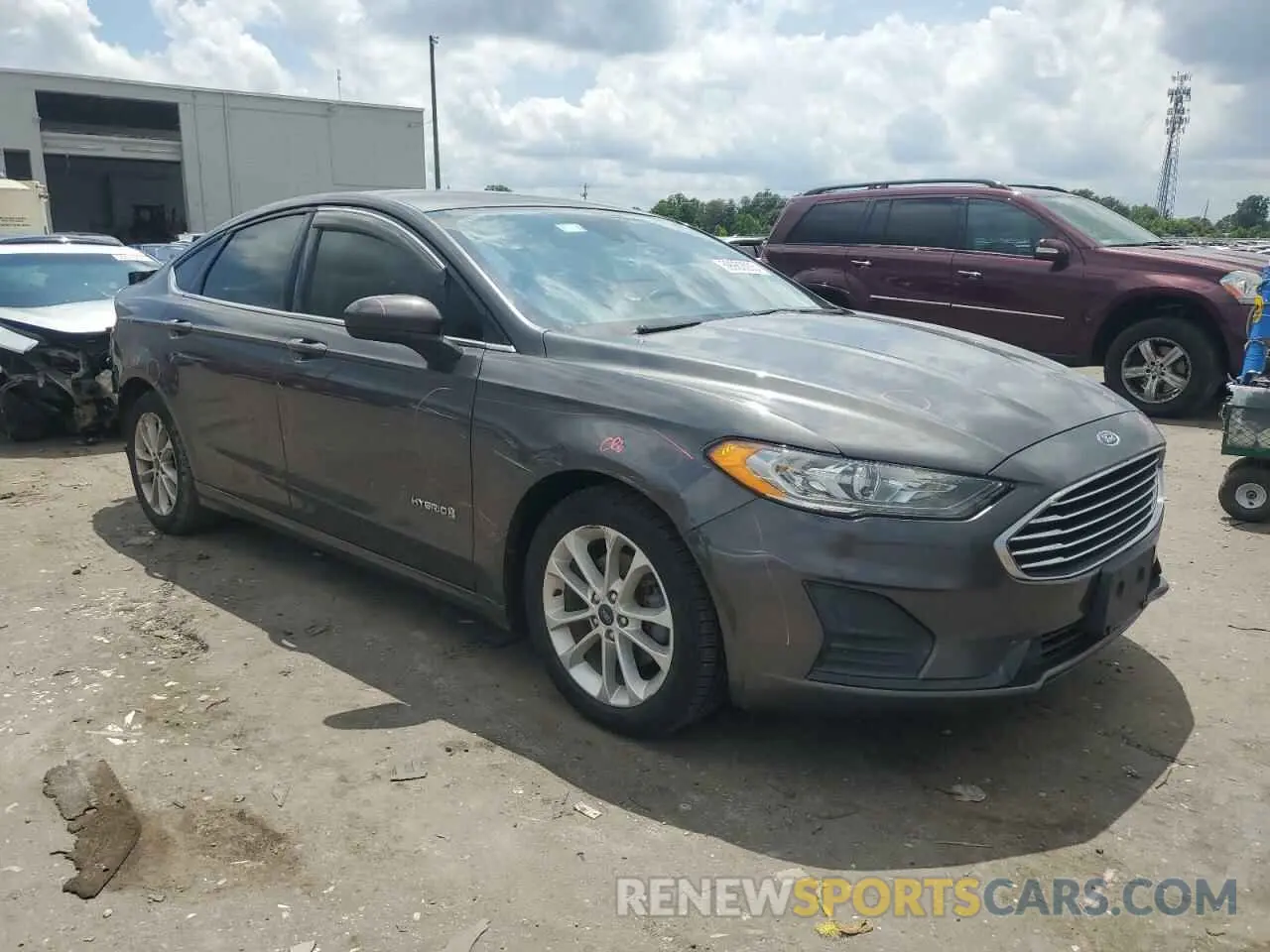 4 Фотография поврежденного автомобиля 3FA6P0LU2KR163620 FORD FUSION 2019