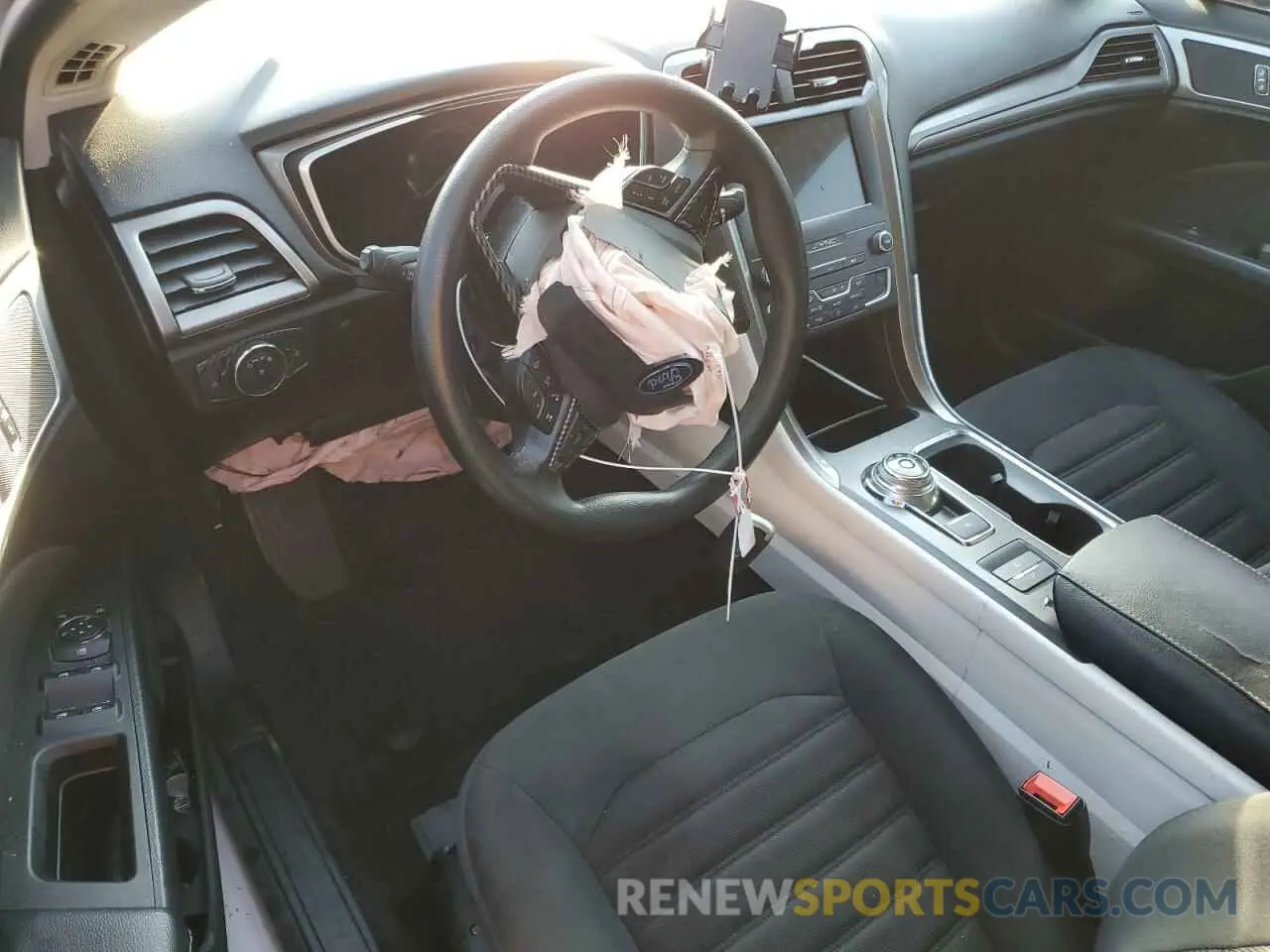 8 Photograph of a damaged car 3FA6P0LU2KR179056 FORD FUSION 2019