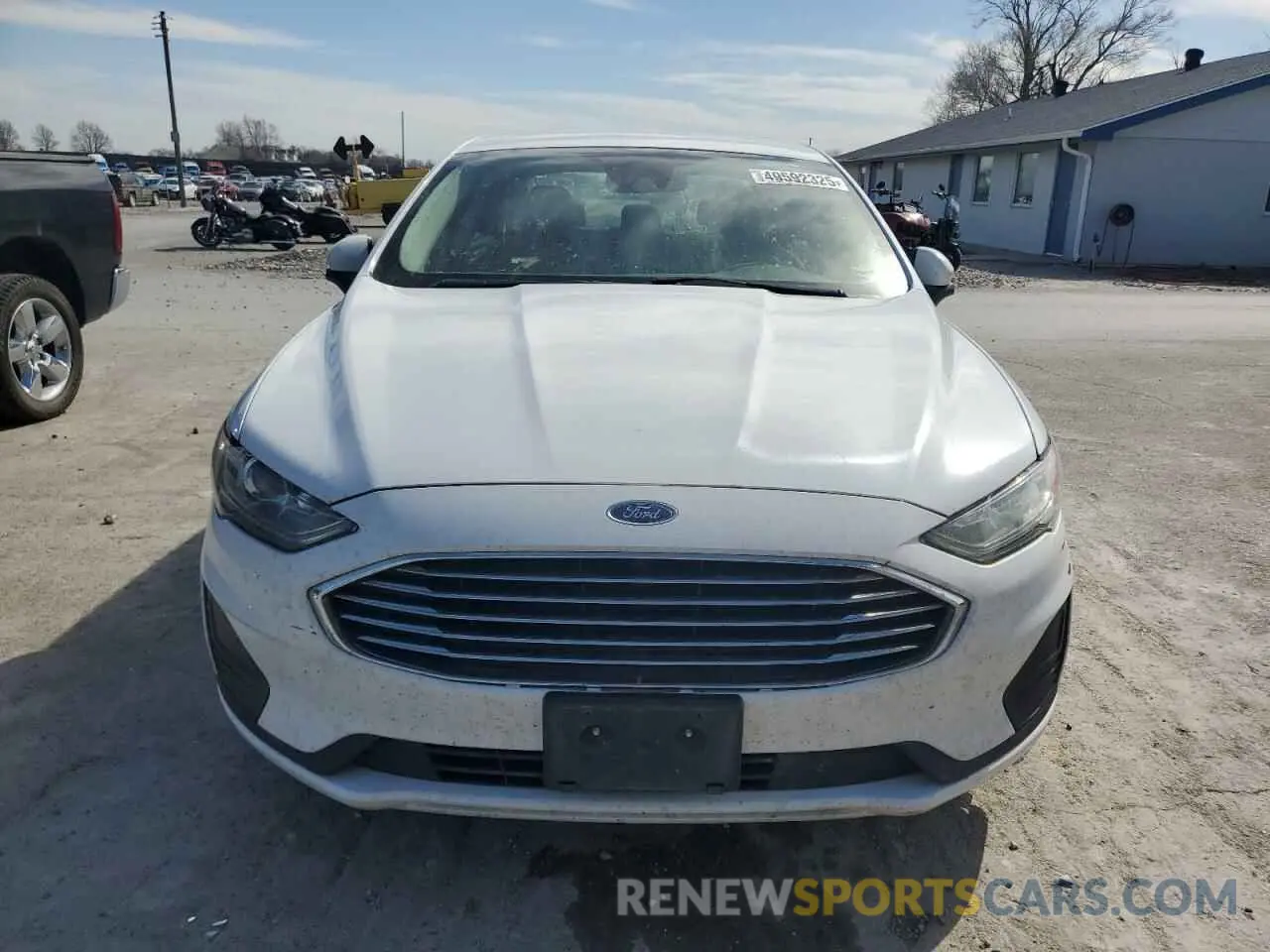 5 Photograph of a damaged car 3FA6P0LU2KR261627 FORD FUSION 2019