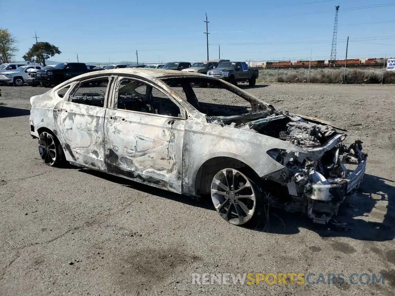 4 Photograph of a damaged car 3FA6P0LU2KR272093 FORD FUSION 2019