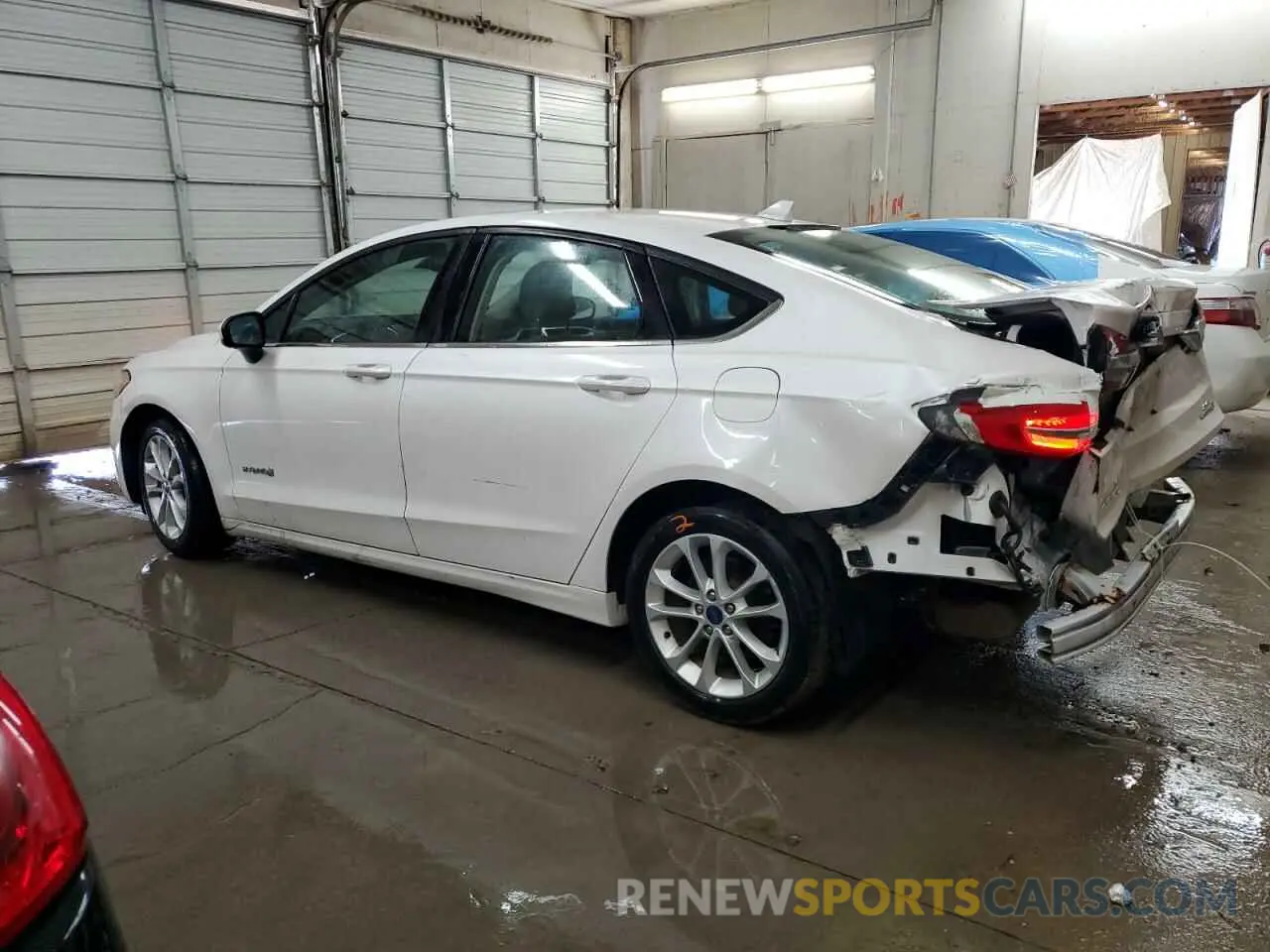 2 Photograph of a damaged car 3FA6P0LU2KR273471 FORD FUSION 2019