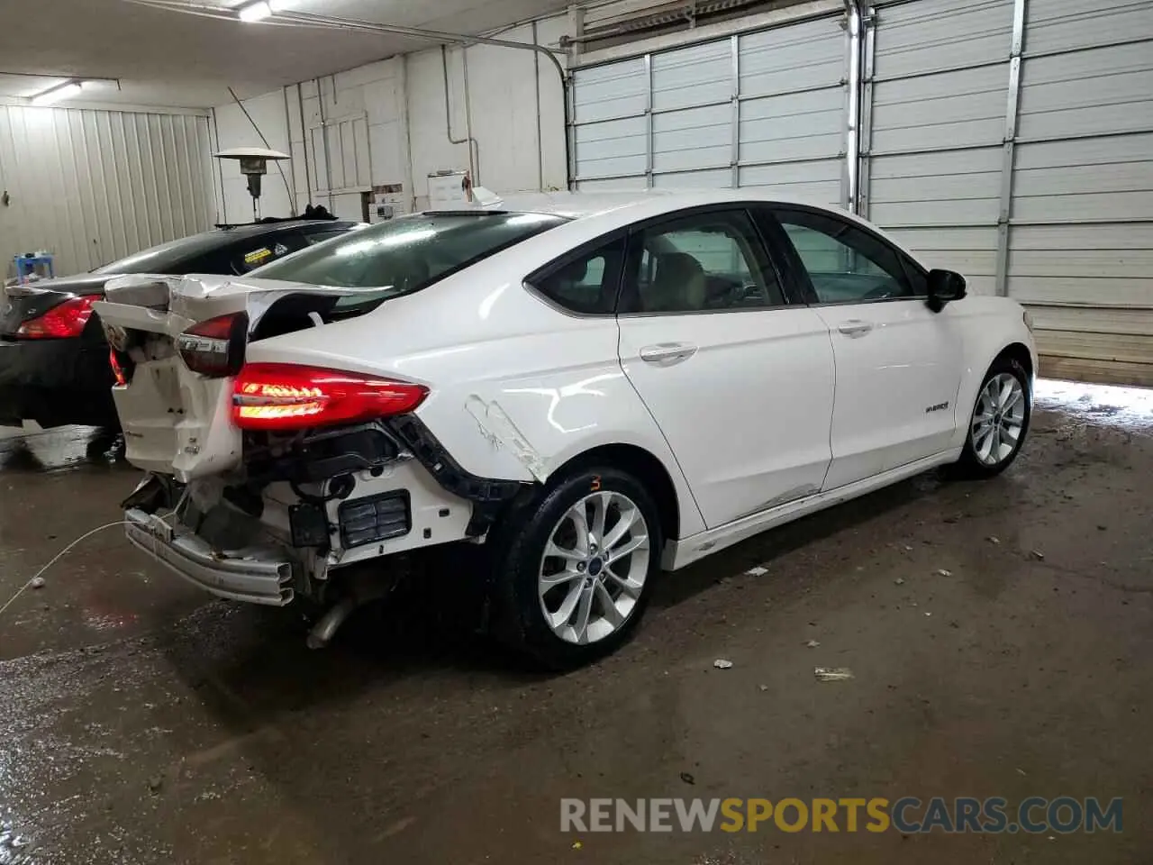 3 Photograph of a damaged car 3FA6P0LU2KR273471 FORD FUSION 2019
