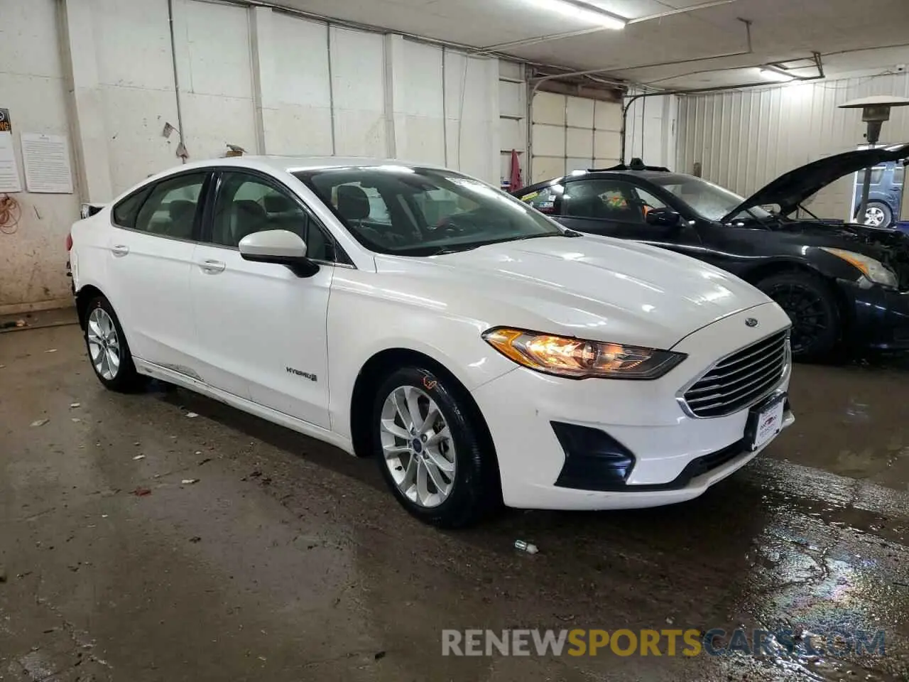 4 Photograph of a damaged car 3FA6P0LU2KR273471 FORD FUSION 2019