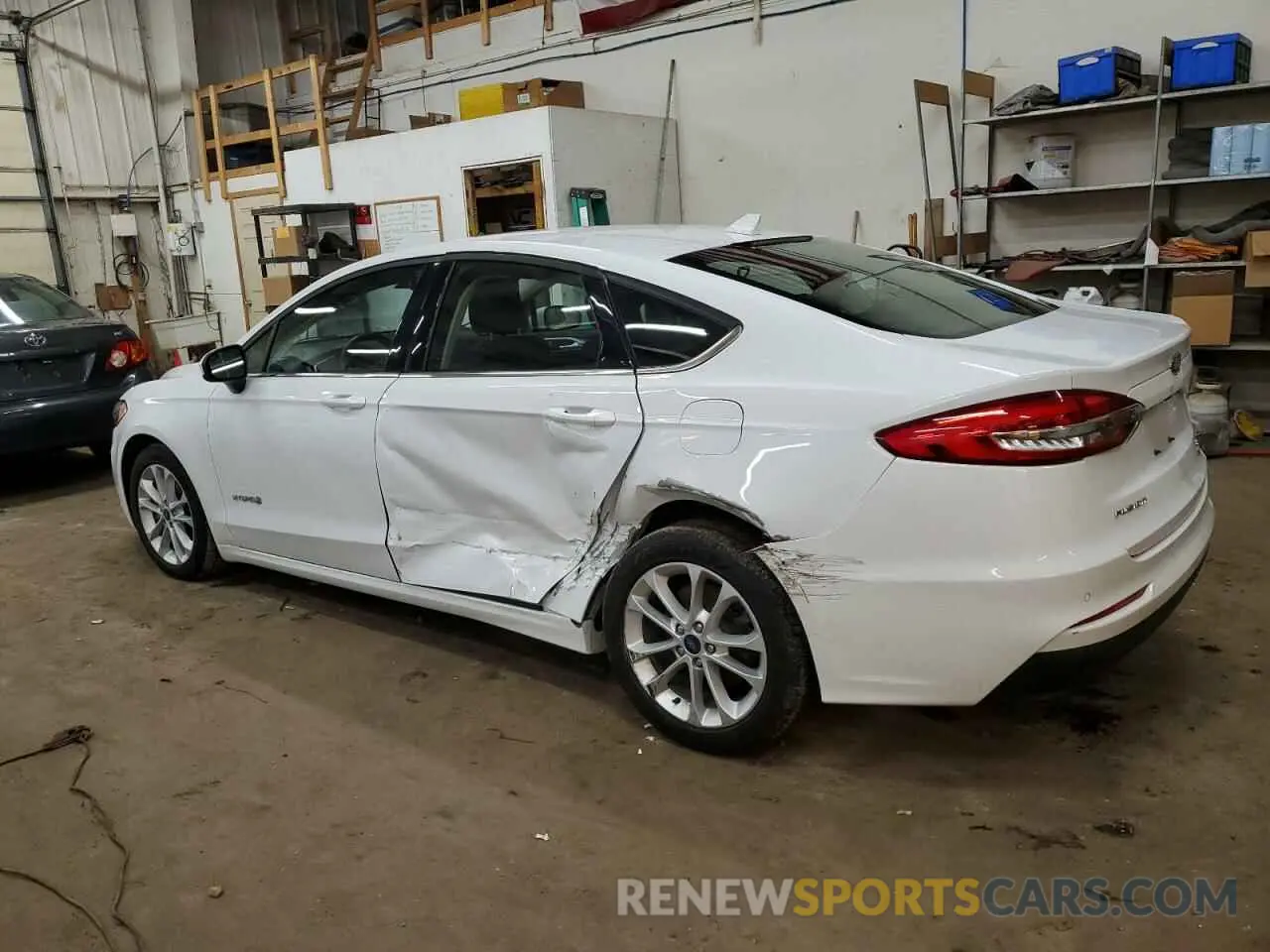 2 Photograph of a damaged car 3FA6P0LU2KR285104 FORD FUSION 2019