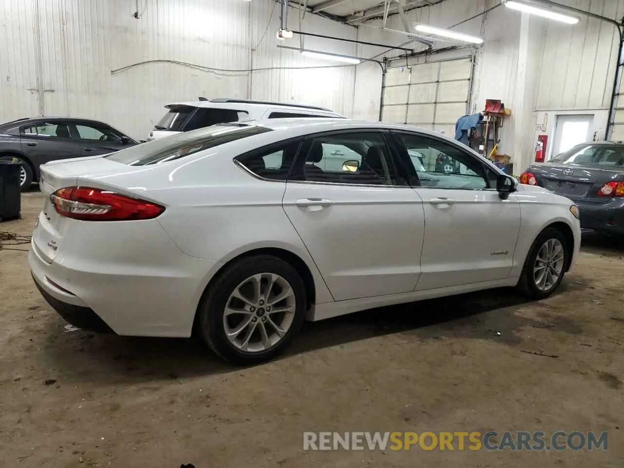 3 Photograph of a damaged car 3FA6P0LU2KR285104 FORD FUSION 2019