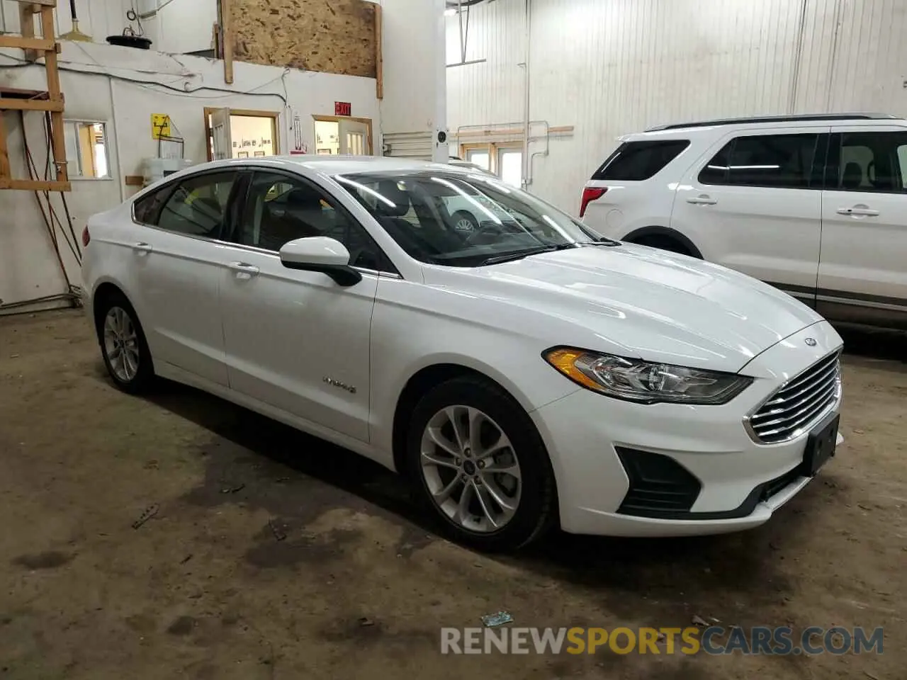 4 Photograph of a damaged car 3FA6P0LU2KR285104 FORD FUSION 2019
