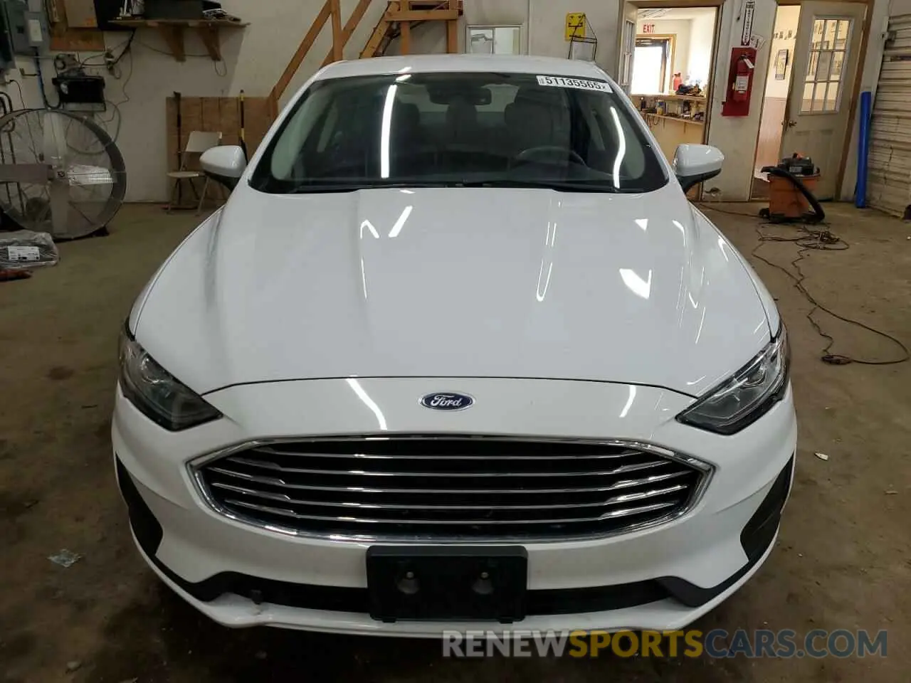 5 Photograph of a damaged car 3FA6P0LU2KR285104 FORD FUSION 2019