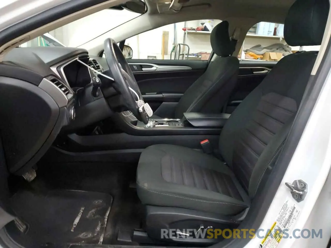7 Photograph of a damaged car 3FA6P0LU2KR285104 FORD FUSION 2019