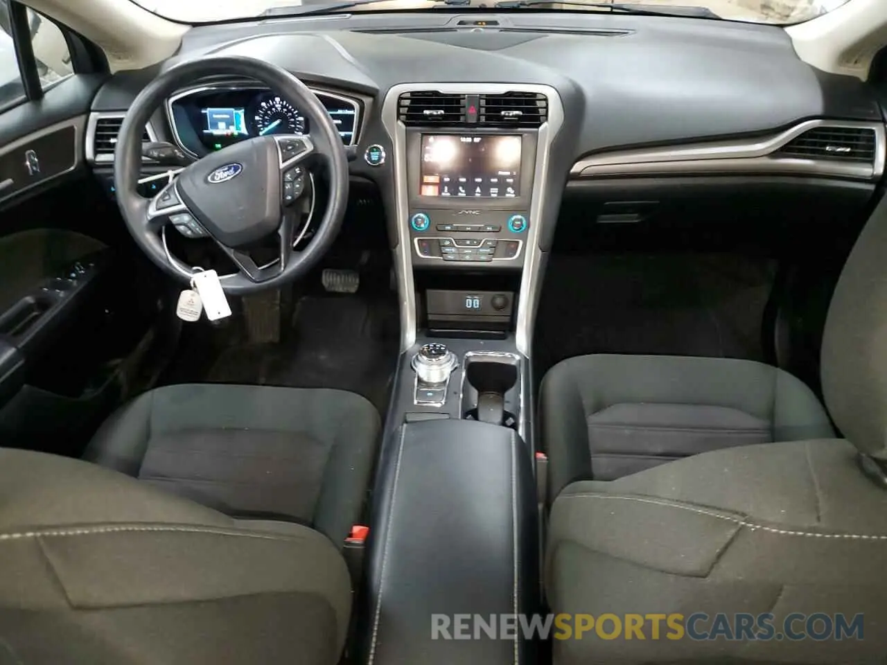 8 Photograph of a damaged car 3FA6P0LU2KR285104 FORD FUSION 2019