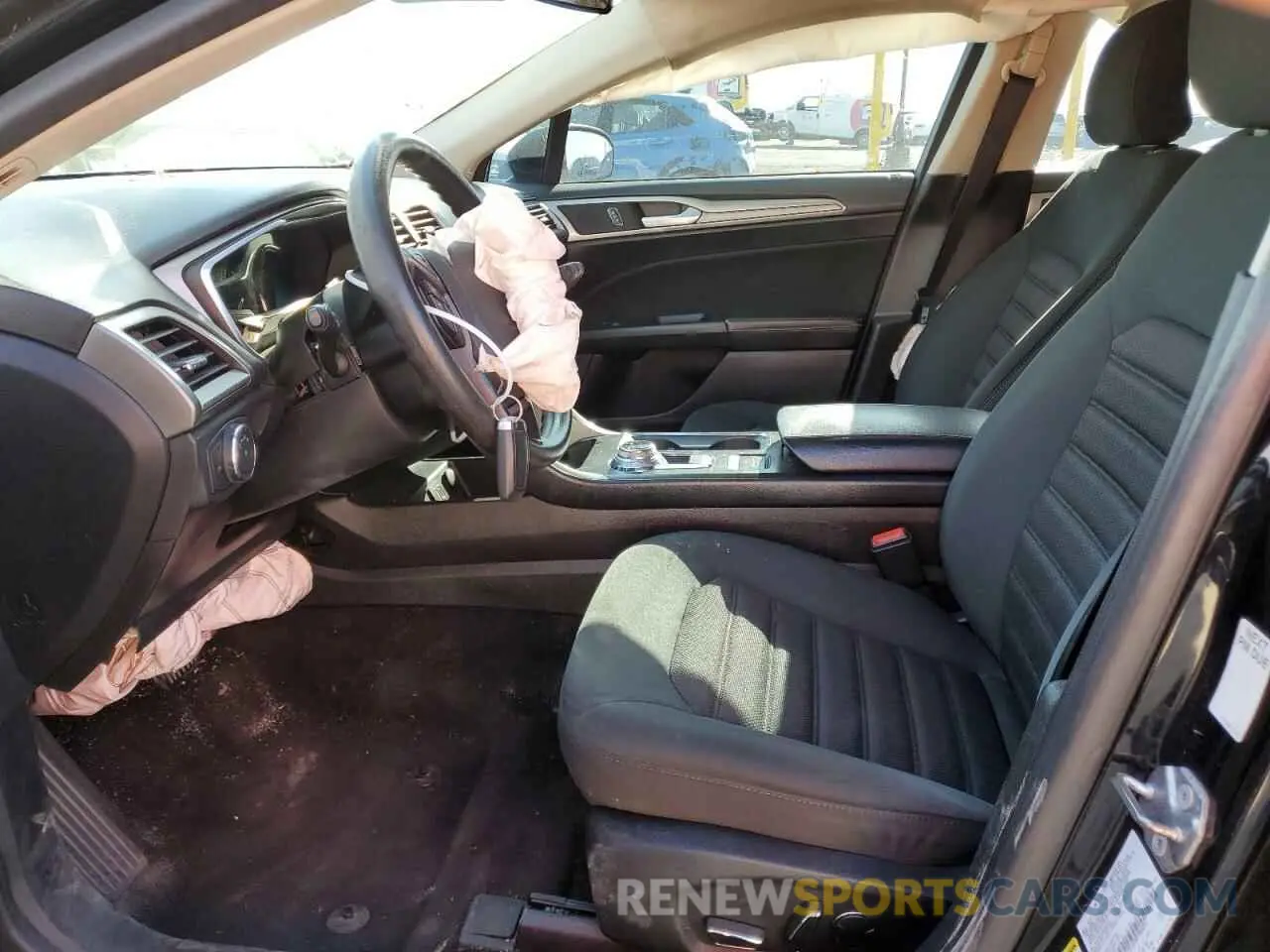 7 Photograph of a damaged car 3FA6P0LU3KR183097 FORD FUSION 2019