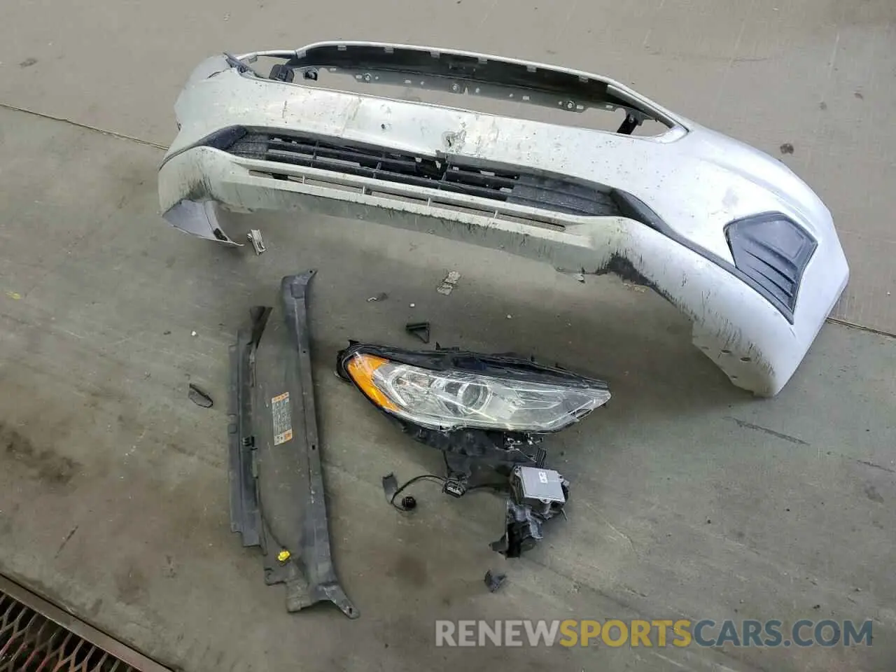 12 Photograph of a damaged car 3FA6P0LU3KR272121 FORD FUSION 2019