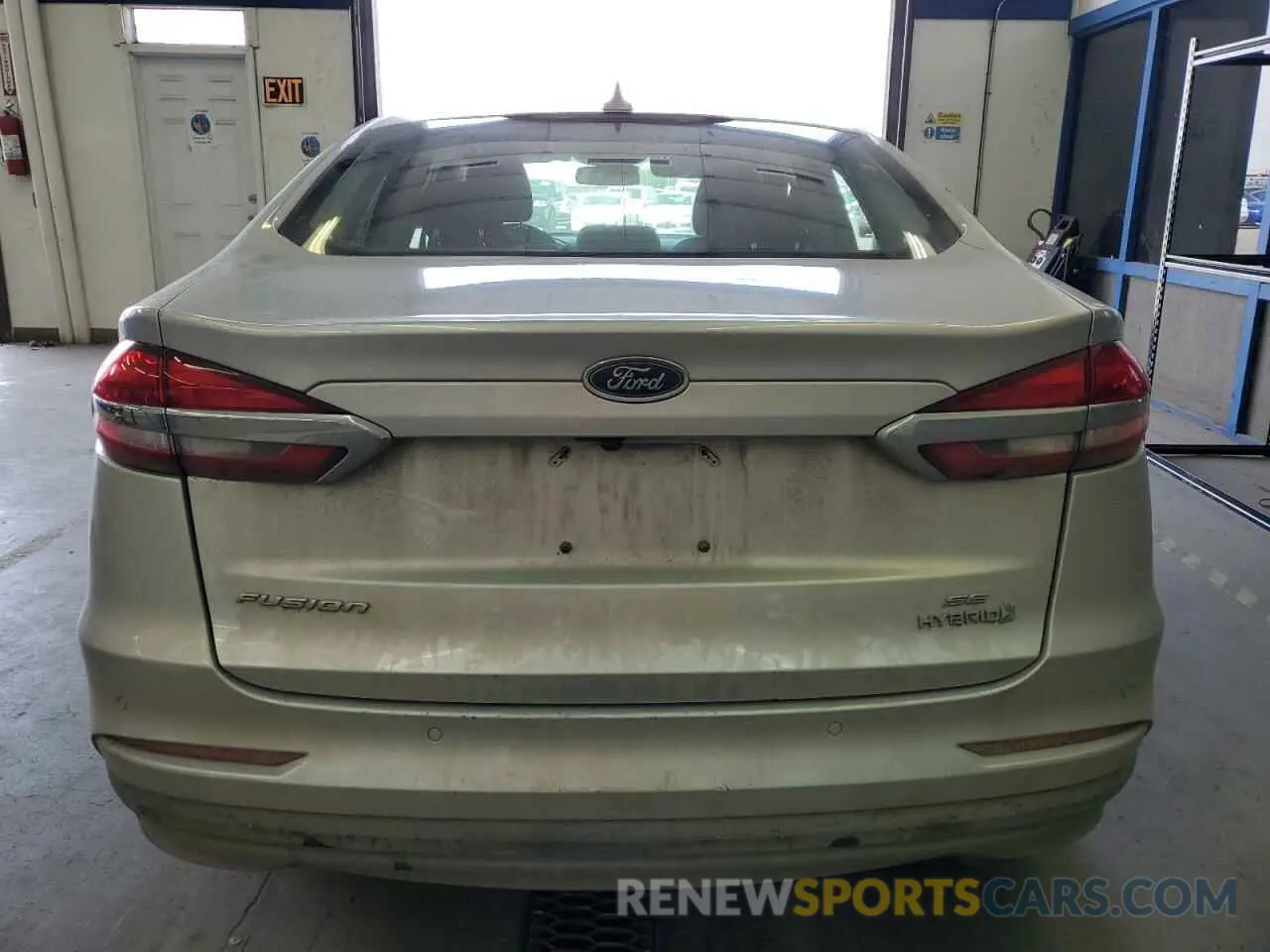 6 Photograph of a damaged car 3FA6P0LU3KR272121 FORD FUSION 2019