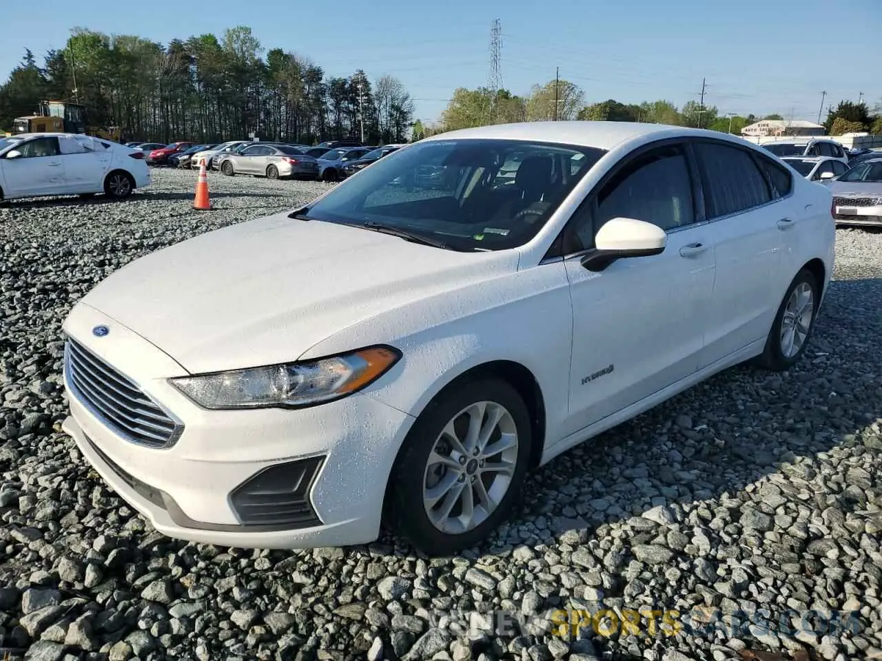 1 Фотография поврежденного автомобиля 3FA6P0LU4KR139982 FORD FUSION 2019