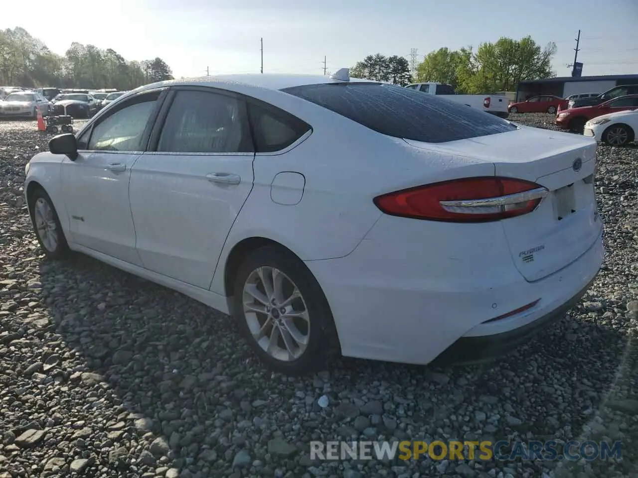2 Фотография поврежденного автомобиля 3FA6P0LU4KR139982 FORD FUSION 2019