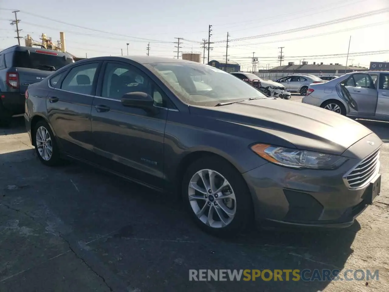 4 Photograph of a damaged car 3FA6P0LU4KR143708 FORD FUSION 2019