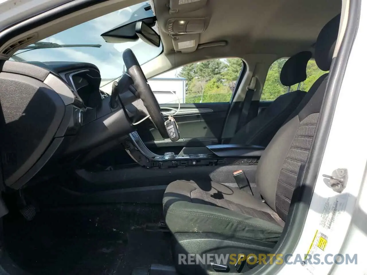 7 Photograph of a damaged car 3FA6P0LU4KR262729 FORD FUSION 2019