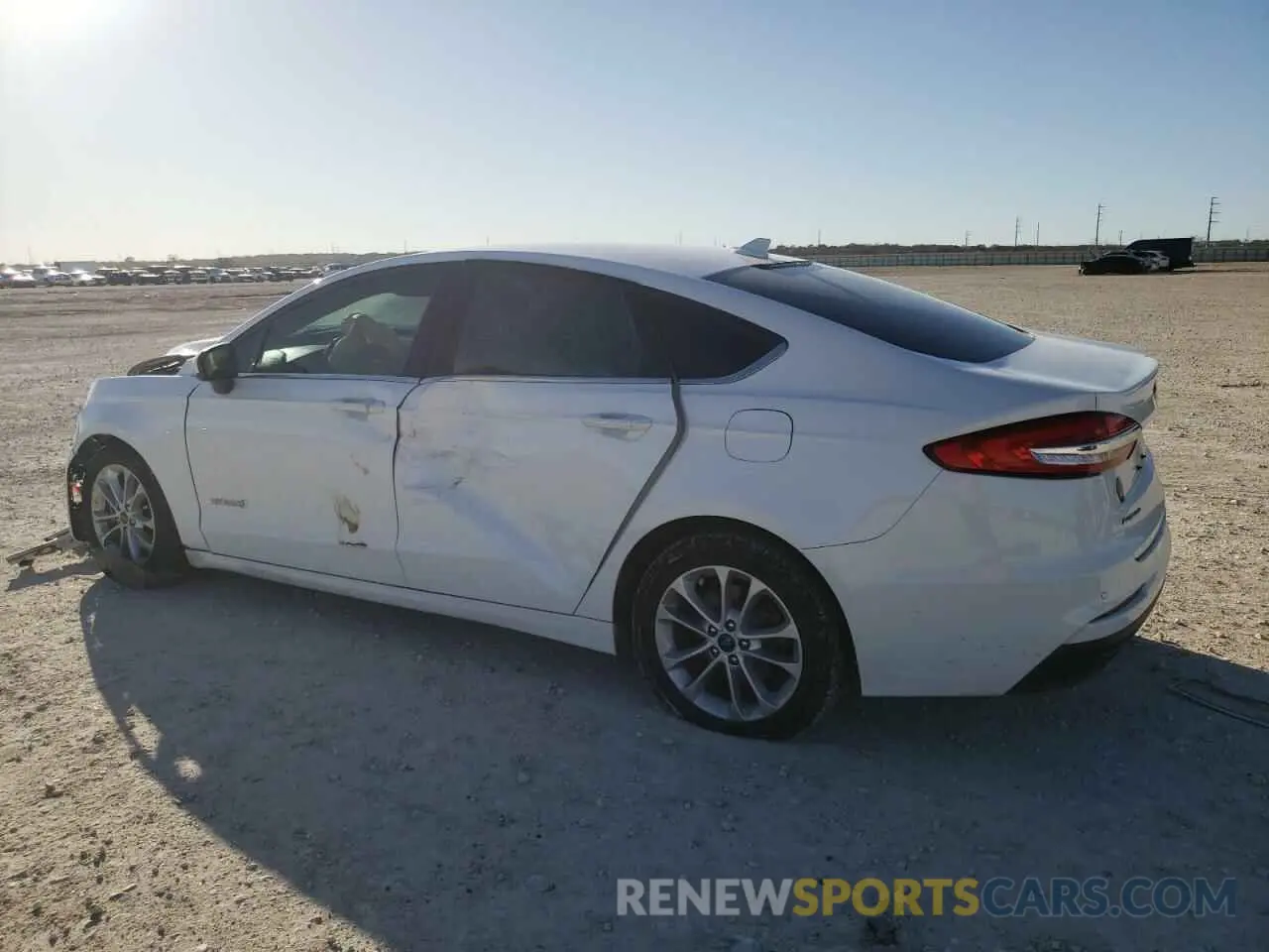 2 Photograph of a damaged car 3FA6P0LU4KR263315 FORD FUSION 2019