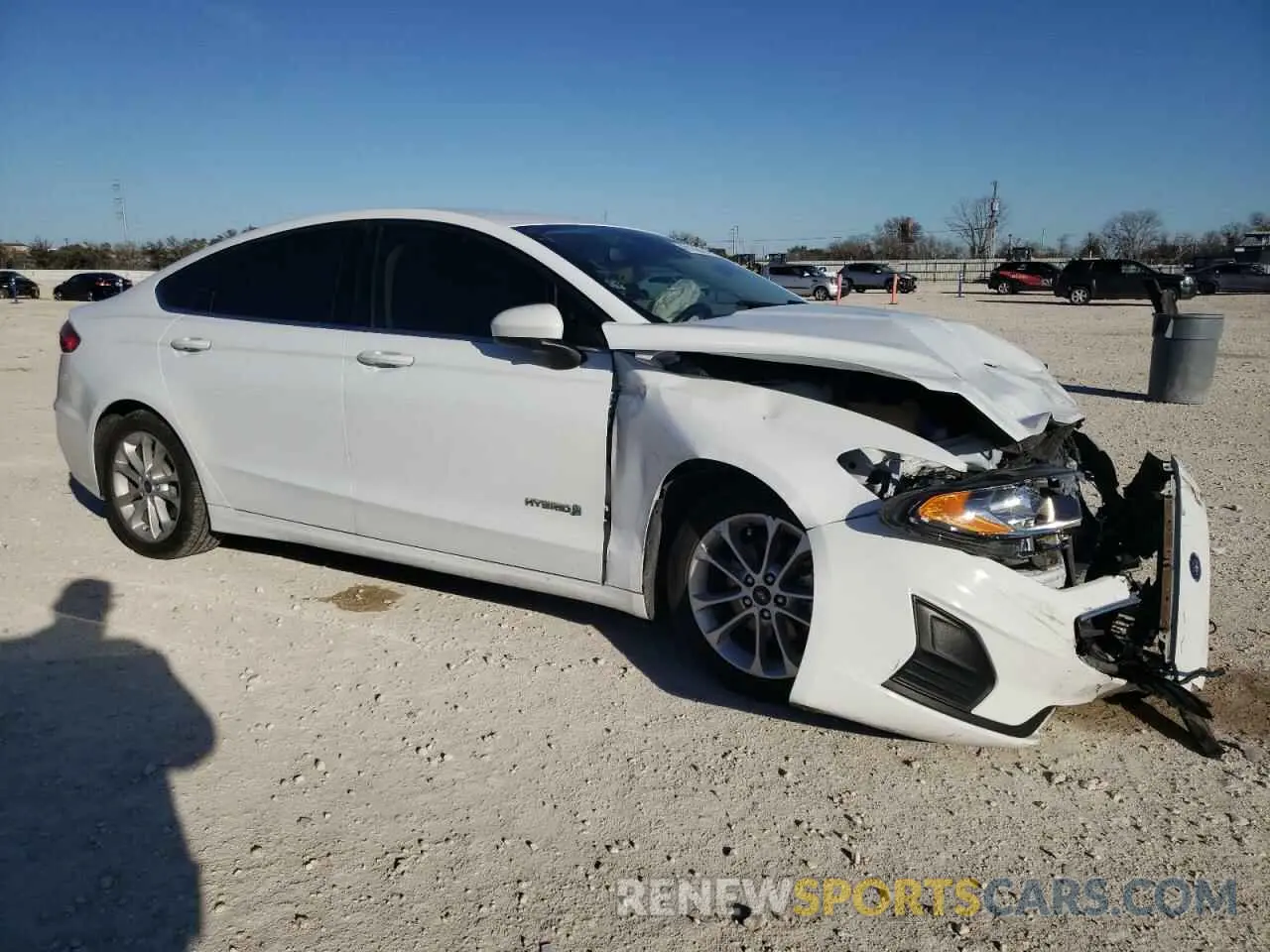 4 Photograph of a damaged car 3FA6P0LU4KR263315 FORD FUSION 2019
