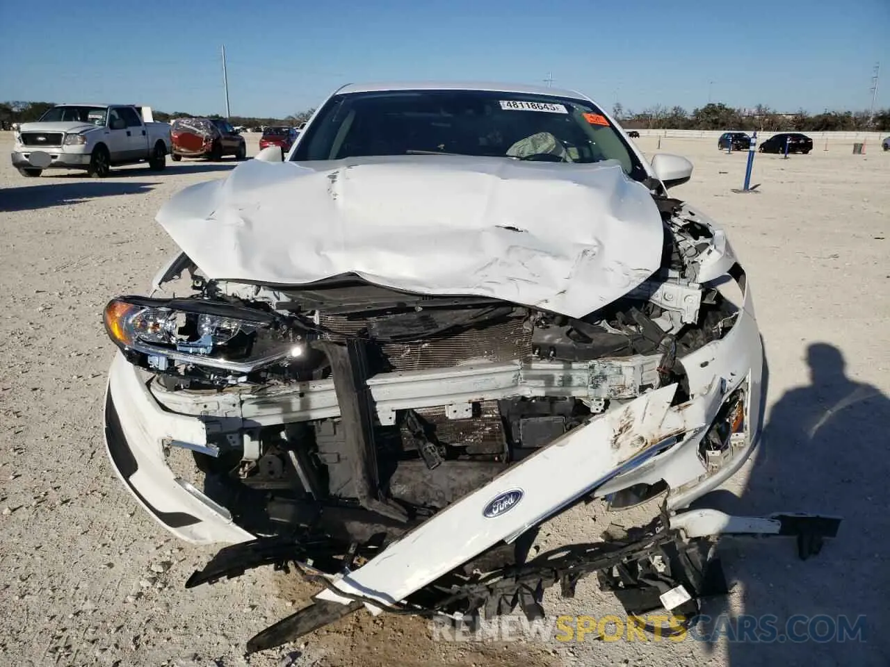 5 Photograph of a damaged car 3FA6P0LU4KR263315 FORD FUSION 2019