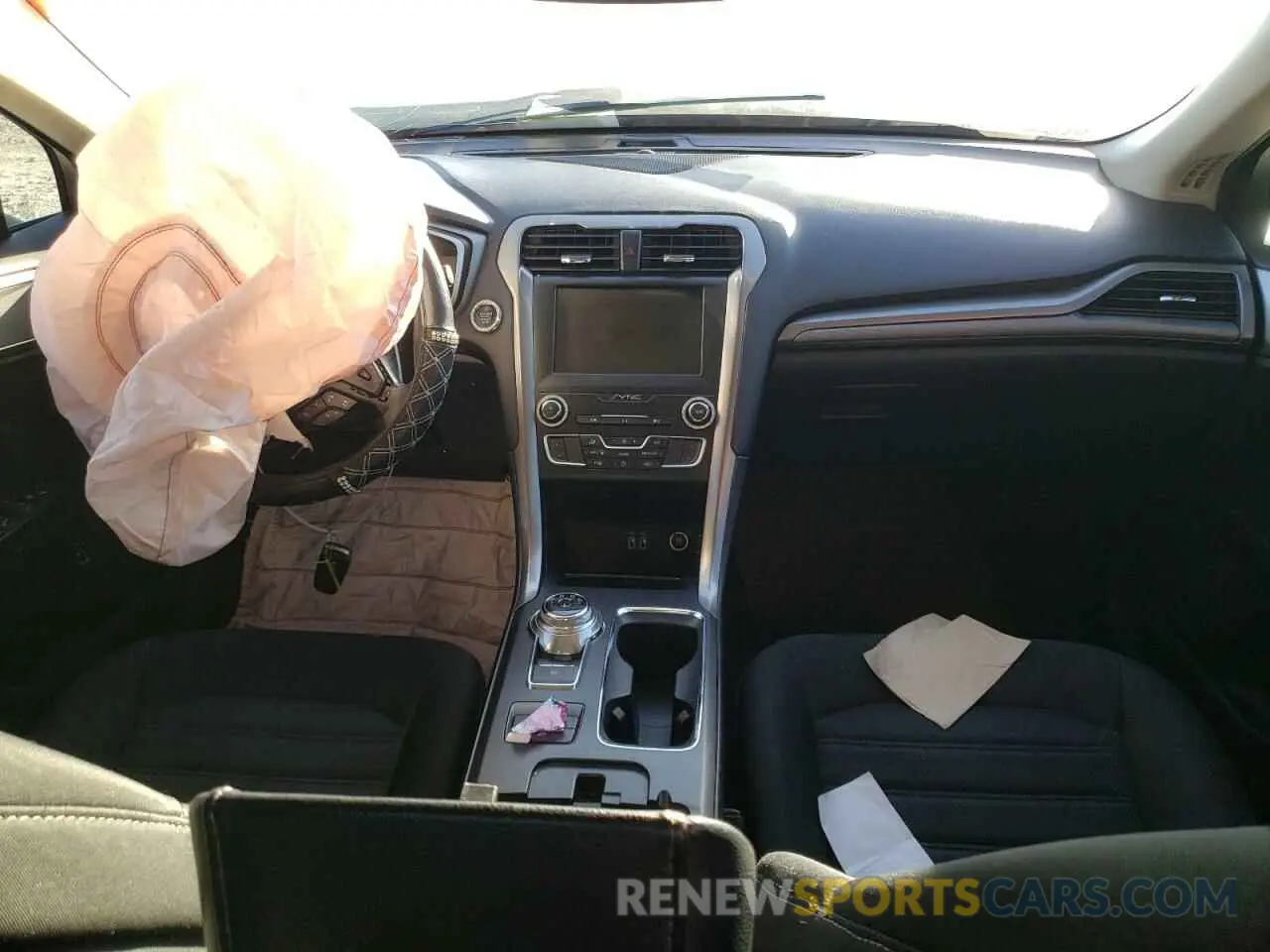 8 Photograph of a damaged car 3FA6P0LU4KR263315 FORD FUSION 2019