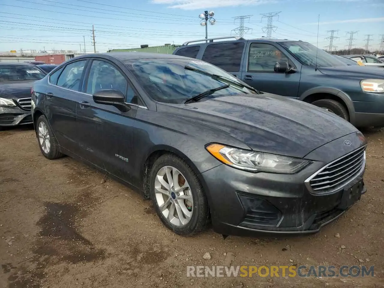 4 Фотография поврежденного автомобиля 3FA6P0LU4KR274282 FORD FUSION 2019