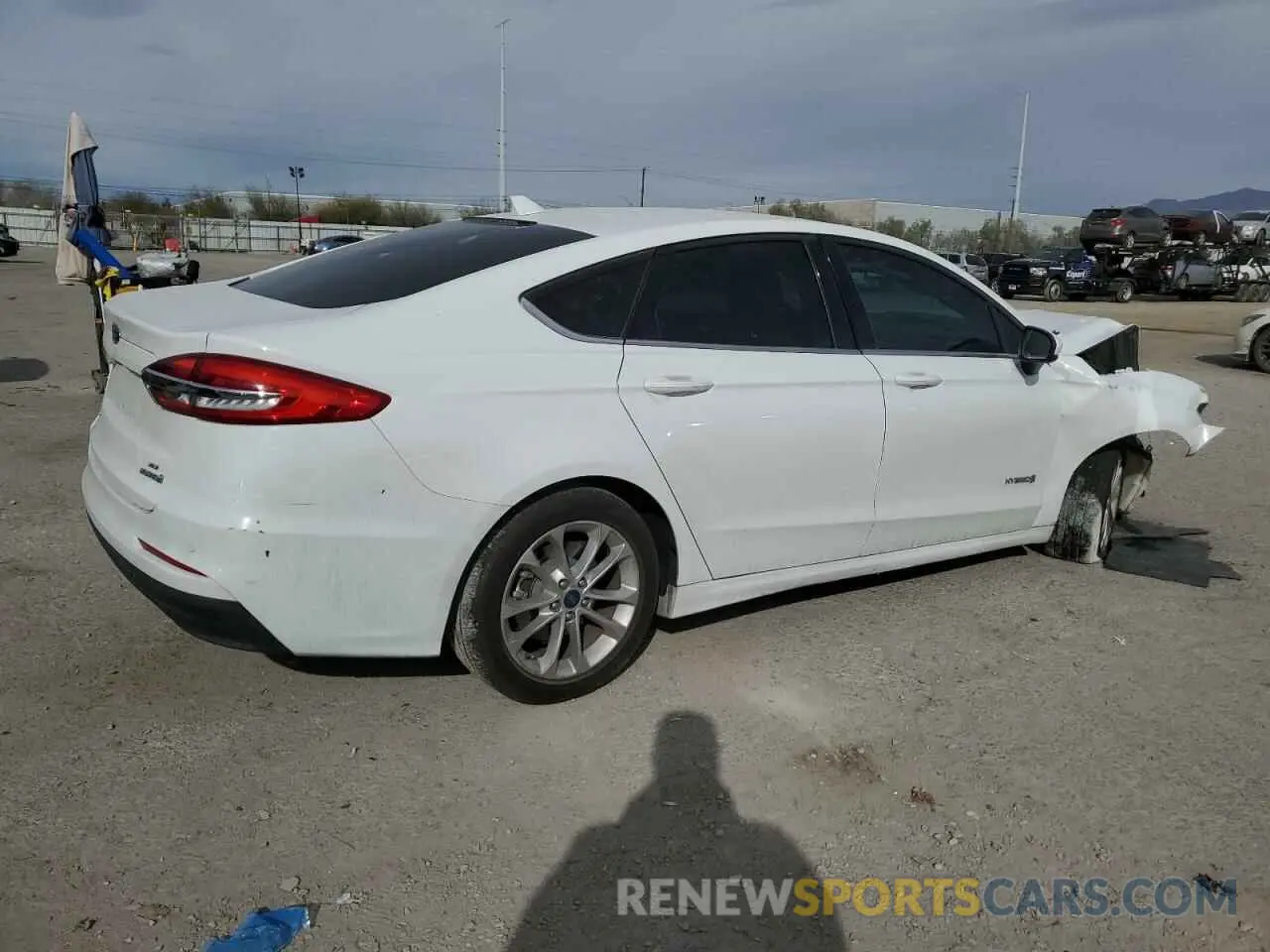3 Photograph of a damaged car 3FA6P0LU4KR277683 FORD FUSION 2019