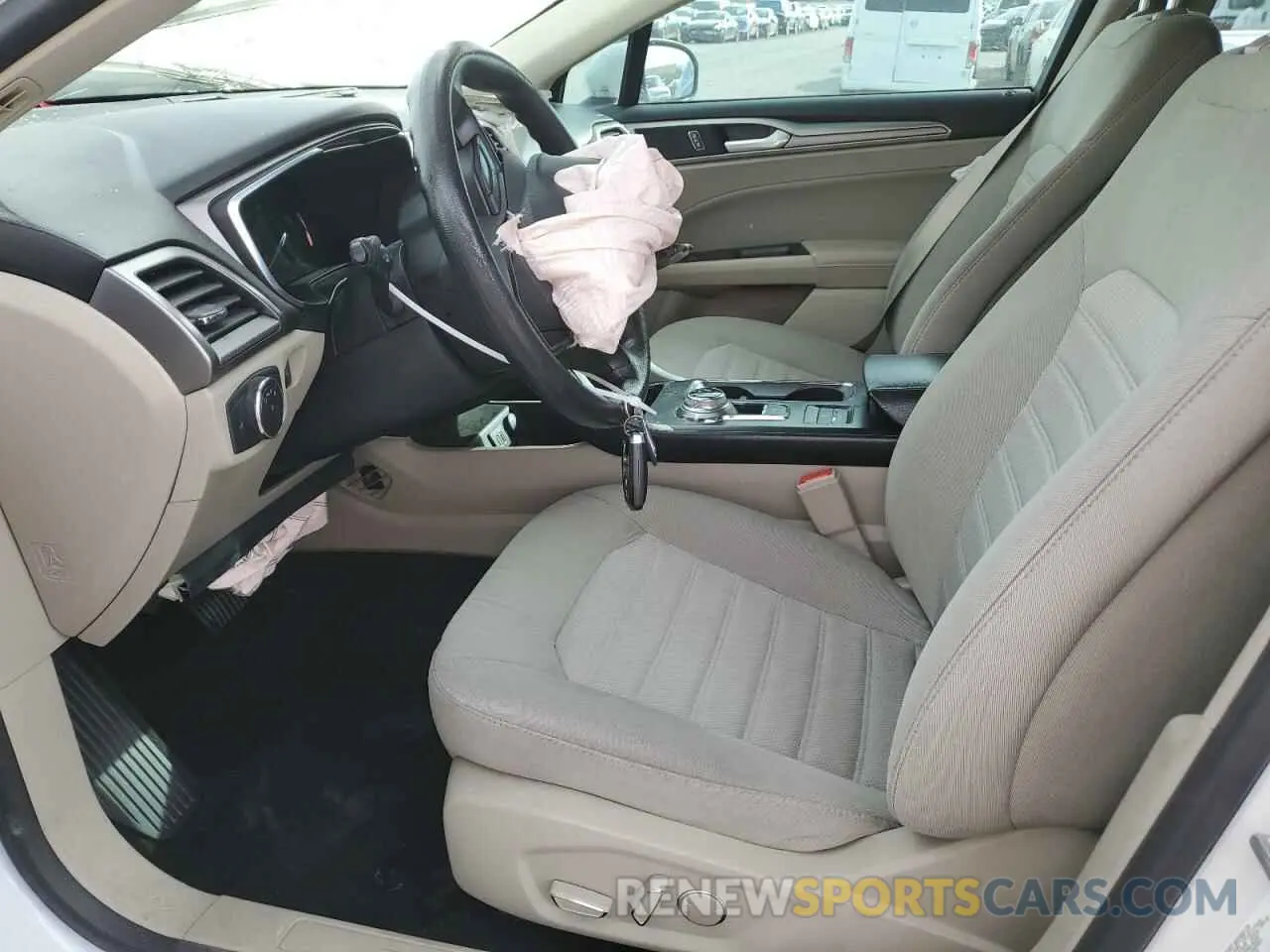 7 Photograph of a damaged car 3FA6P0LU4KR277683 FORD FUSION 2019