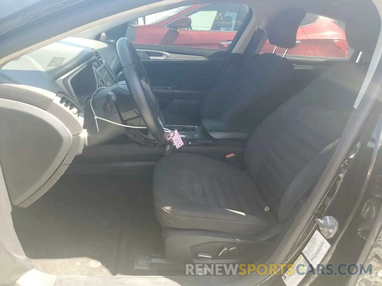 7 Photograph of a damaged car 3FA6P0LU5KR121068 FORD FUSION 2019