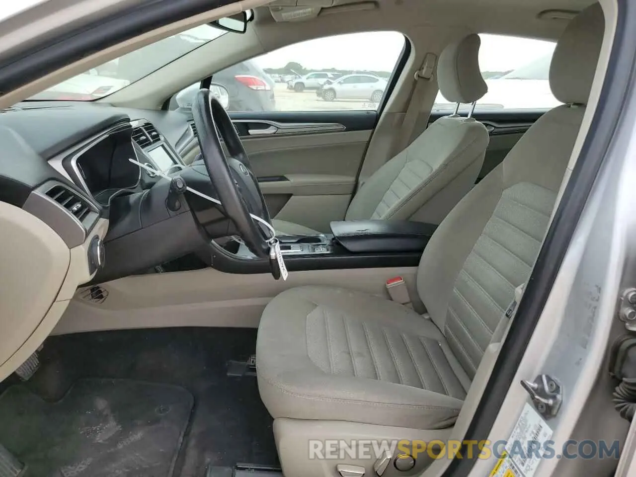 7 Photograph of a damaged car 3FA6P0LU5KR187765 FORD FUSION 2019