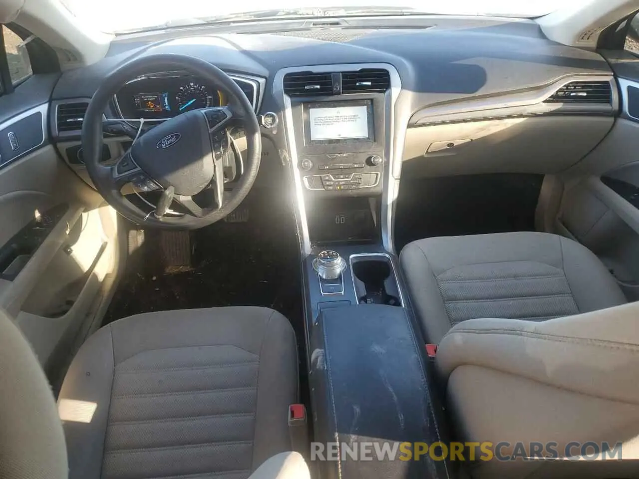 8 Photograph of a damaged car 3FA6P0LU5KR205570 FORD FUSION 2019